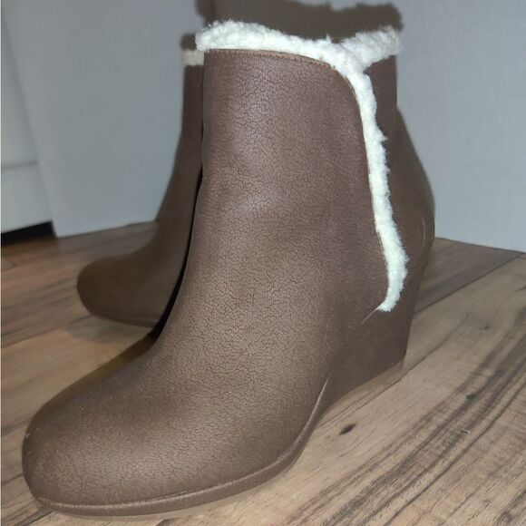 JASMIN Women's JSHEP Cognac Faux Leather Boots Size: 6M. - Picture 3 of 8